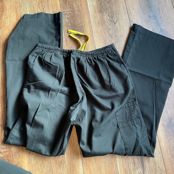 Black size small wink scrub set - Picture 4 of 5